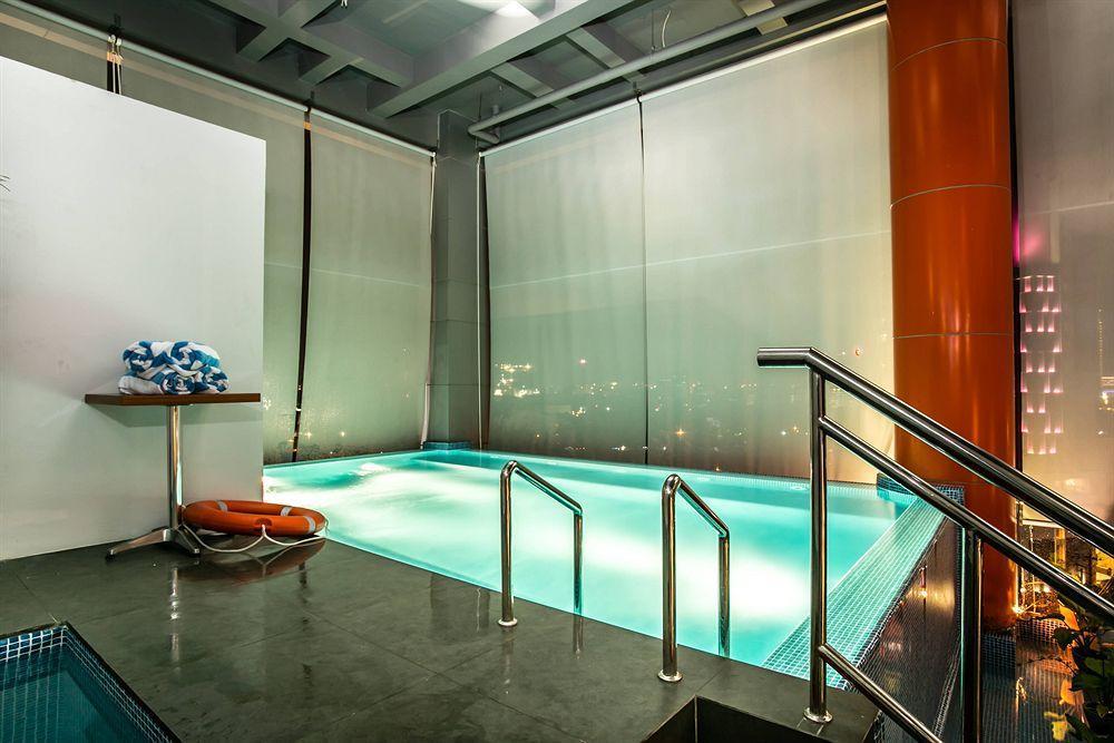 G Suites Hotel By Amithya Surabaya Eksteriør bilde