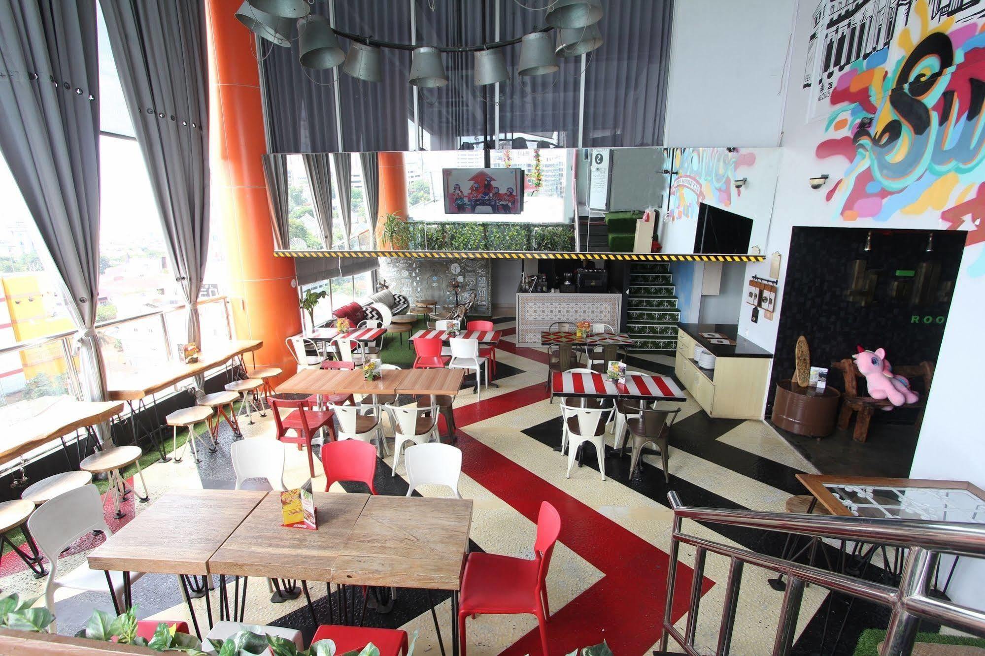 G Suites Hotel By Amithya Surabaya Eksteriør bilde