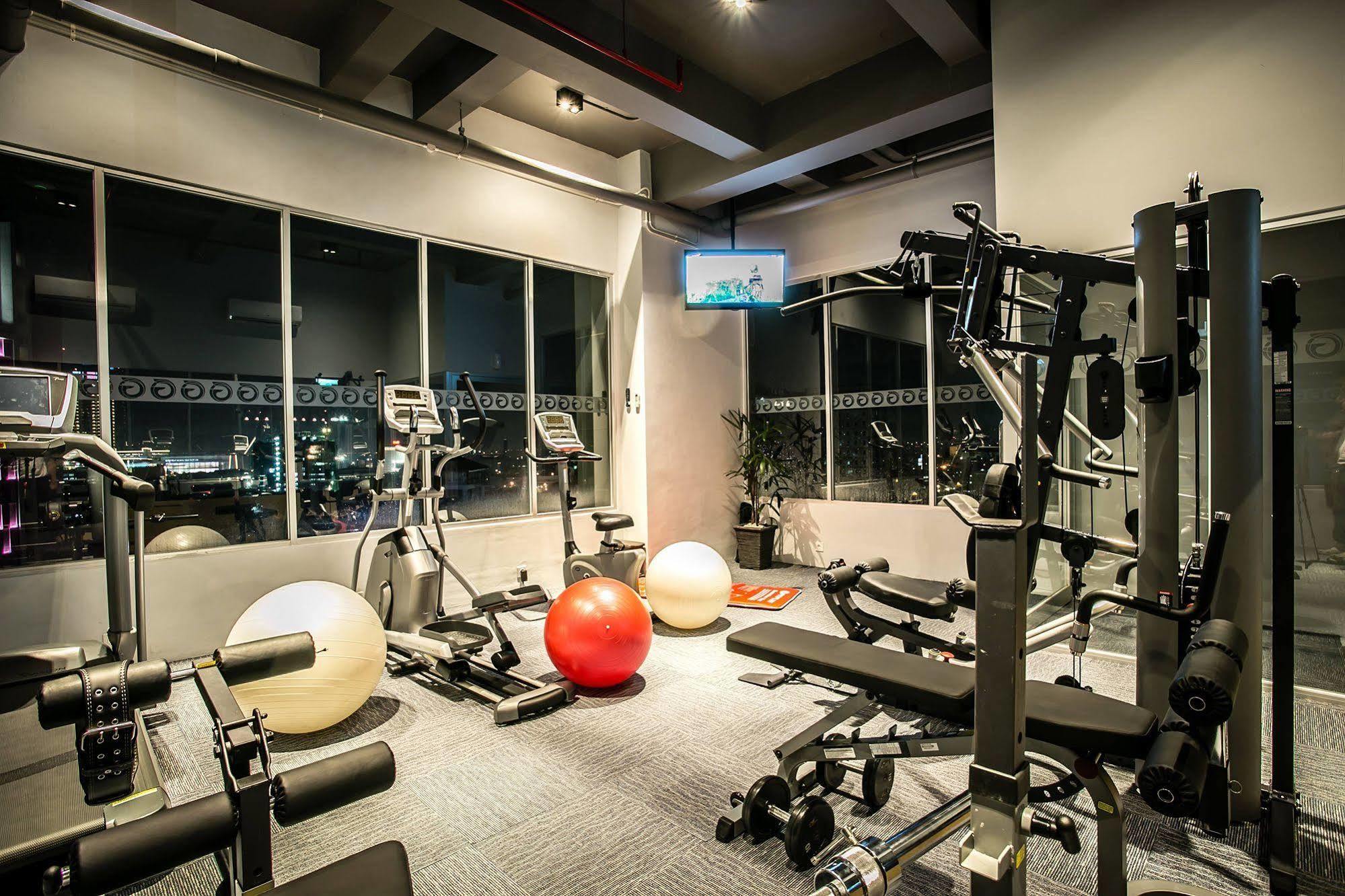 G Suites Hotel By Amithya Surabaya Eksteriør bilde